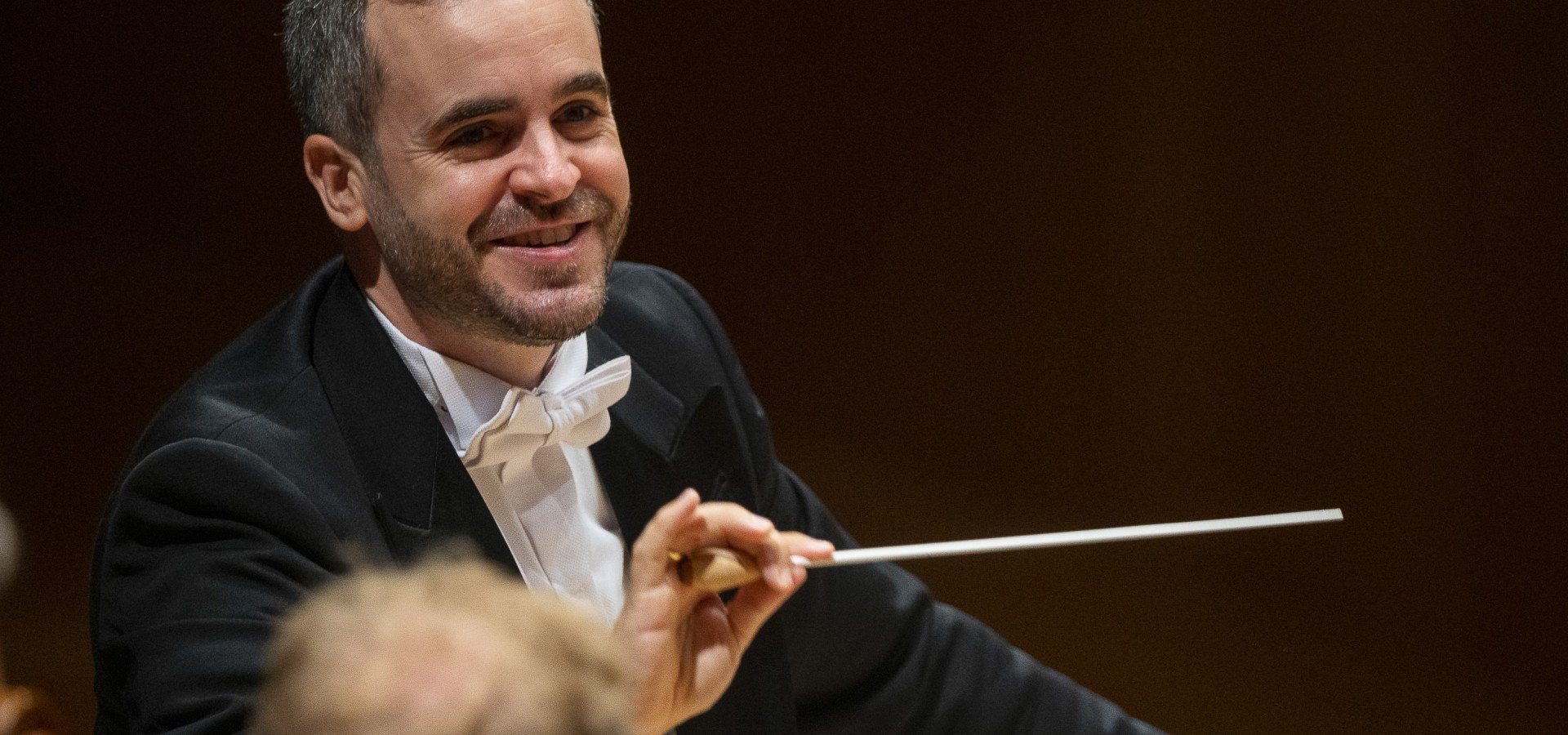 La Fundación Orquesta Filarmónica de Gran Canaria designa a Josep Gil como director asistente de Karel Mark Chichon