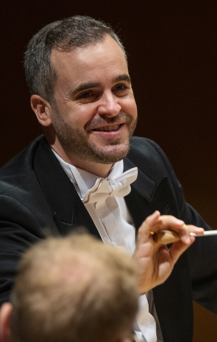 La Fundación Orquesta Filarmónica de Gran Canaria designa a Josep Gil como director asistente de Karel Mark Chichon
