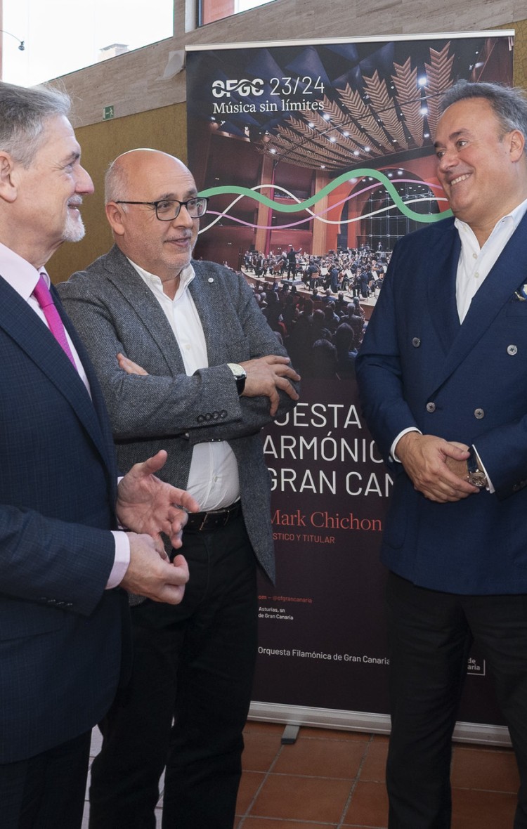 La Orquesta Filarmónica de Gran Canaria renueva la titularidad de Karel Mark Chichon hasta la temporada 26/27