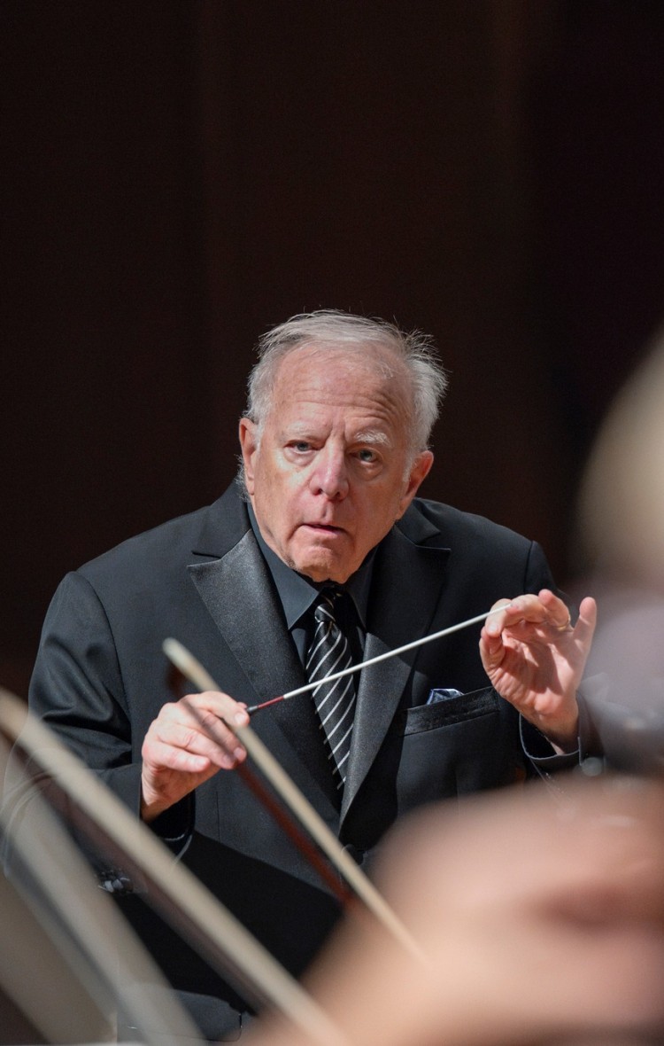 Leonard Slatkin trae los Sonidos de la Tierra a la temporada de la OFGC