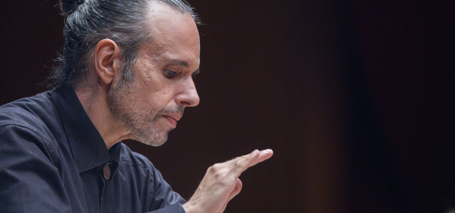 Constantinos Carydis vuelve a la Orquesta Filarmónica de Gran Canaria con obras de Mozart, Kodály y Koukos