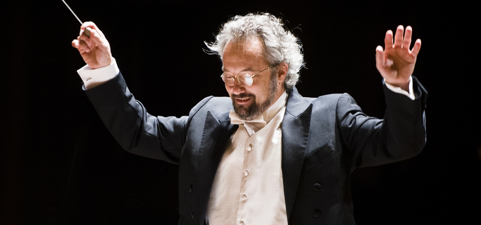 Carlos Kalmar retorna a la Orquesta Filarmónica de Gran Canaria con un  programa de música checa