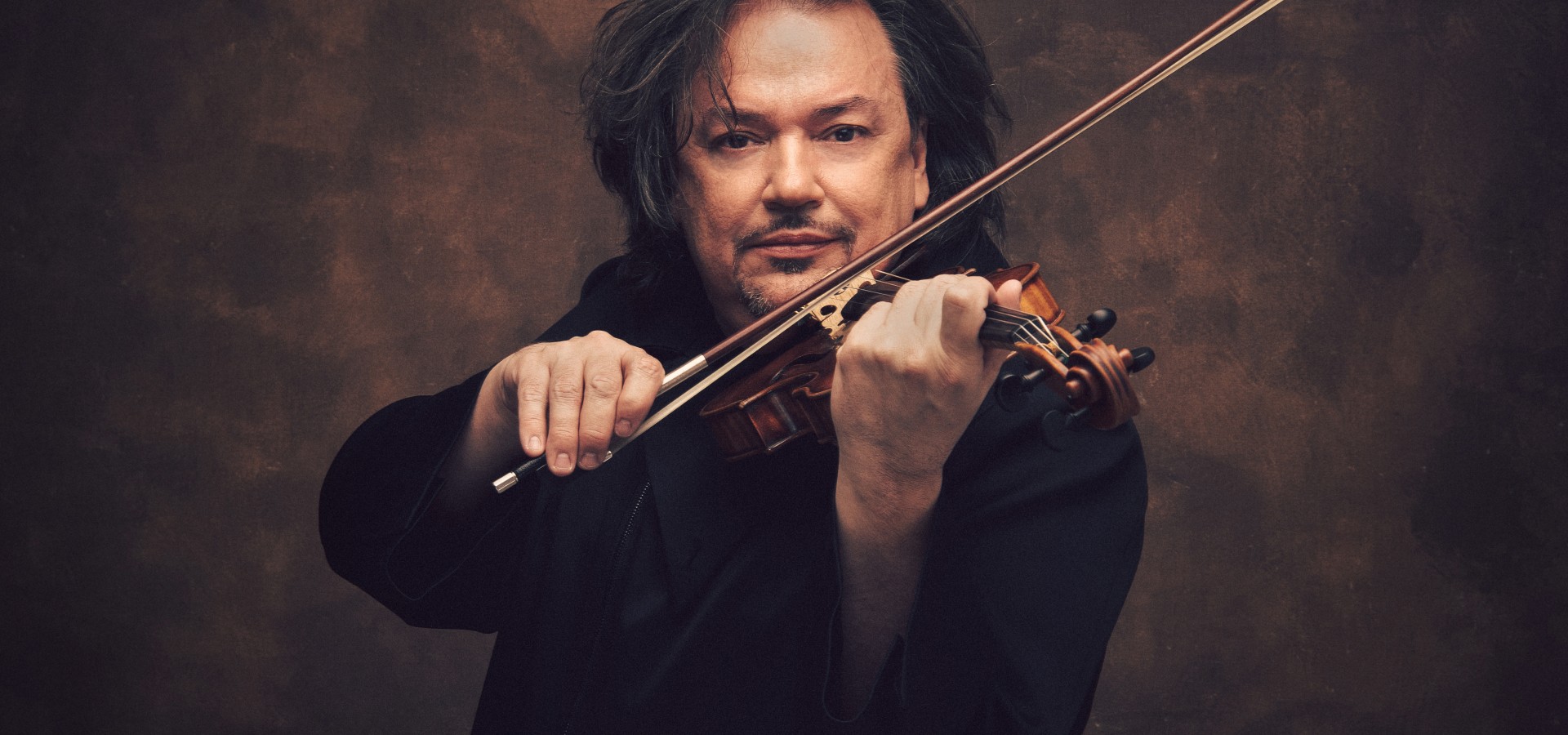 Chichon dirige Shostakovich y Mussorgski